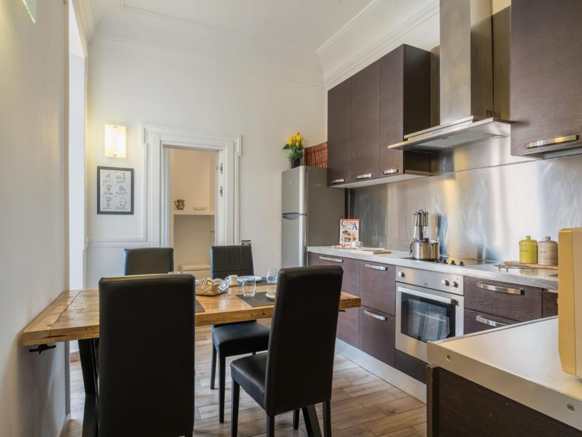 The Best Rent - Elegant Three-Bedroom Apartment A Few Steps From Fontana Di Trevi Ngoại thất bức ảnh